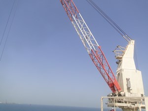 offshore crane lifting and replacement