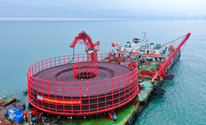 A submarine cable ship laying cables in the remote offshore wind farm area of Rudong County.